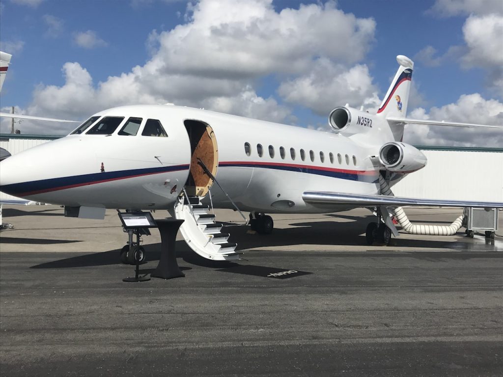 Aircraft flying over the Caribbean - Cuba Overflight Permits